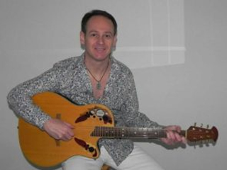 Acoustic Guitarist Joe Discher for Weddings and Events